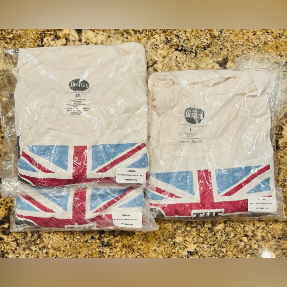 NWT The Beatles Women’s Flag 2pc Loungewear Set - Picture 4 of 8